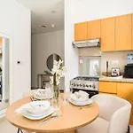 Vogue Downtown - Bellevue Towers